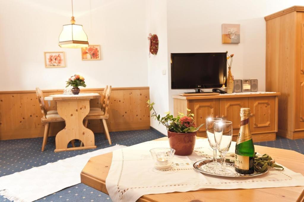 Haus Schmiederer Apartment Reit im Winkl Exterior foto